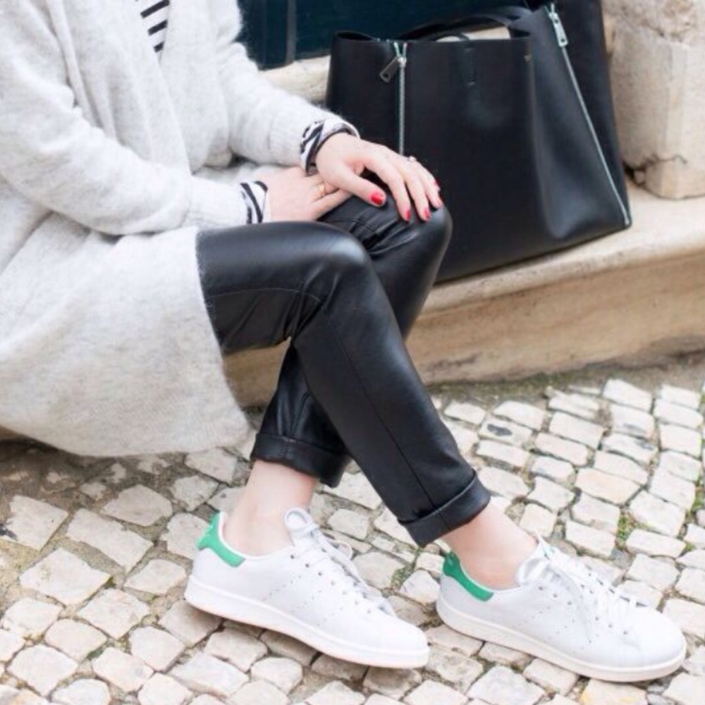 STAN SMITHS WOMENS 6. NEW IN BOX